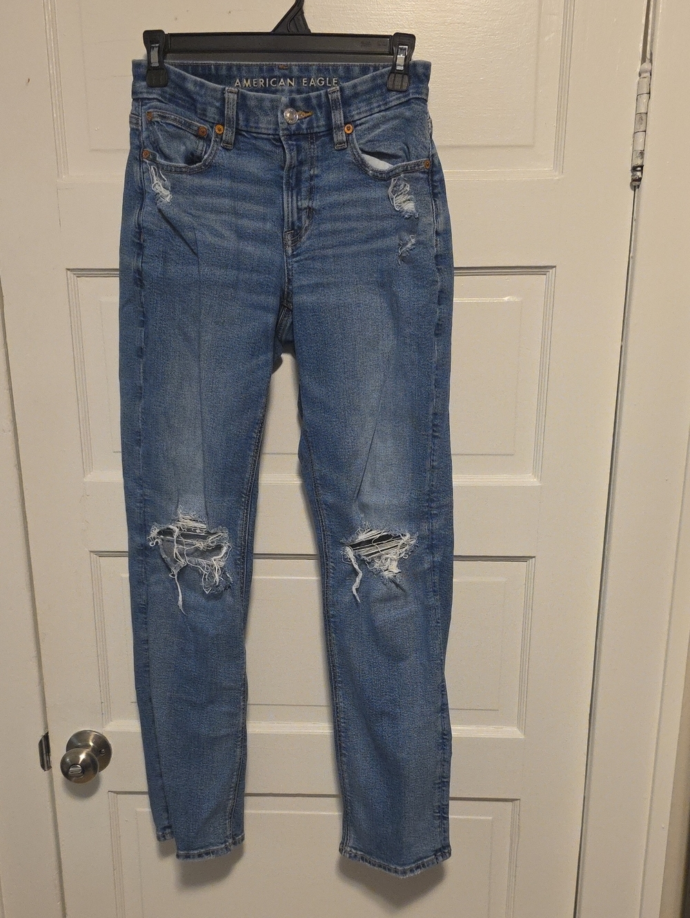 American Eagle Outfitters Light Blue Distressed Mom Jeans